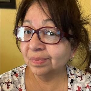 Meet your Posher, Loyda